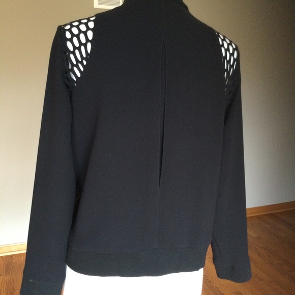 GENERATION LOVE Black Bumper Top Size L - Picture 6 of 7